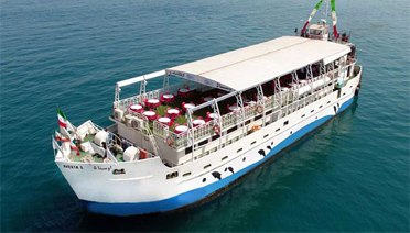 پذیرایی شام کشتی اوستا کیش